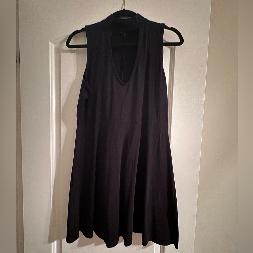 Black Sleeveless Dress